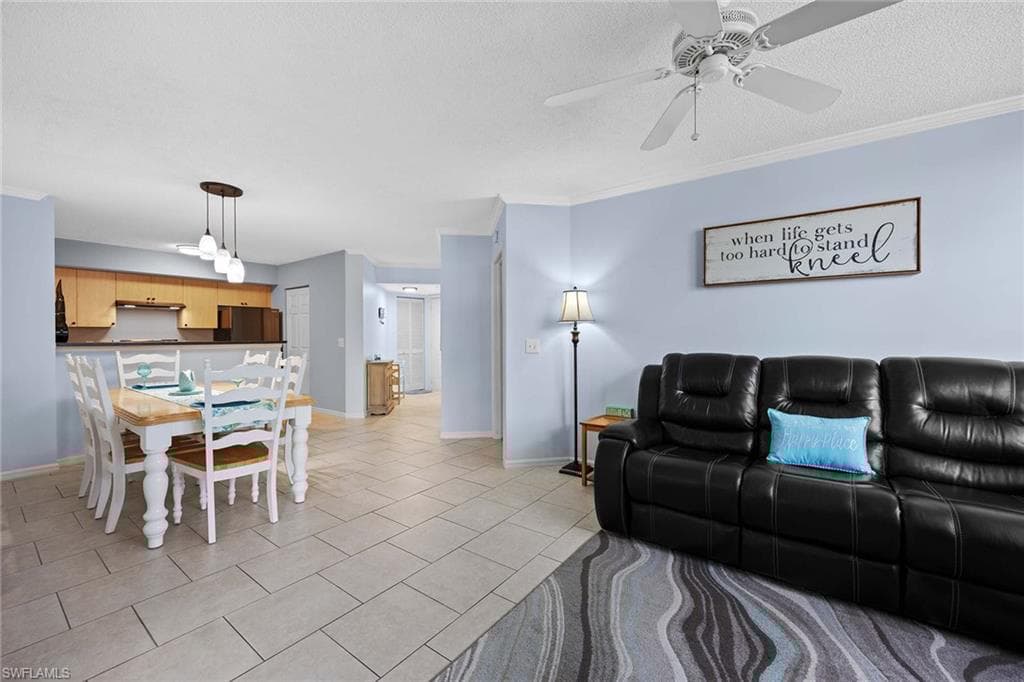 8635 River Homes Ln 2205, Bonita Springs, FL 34135-6