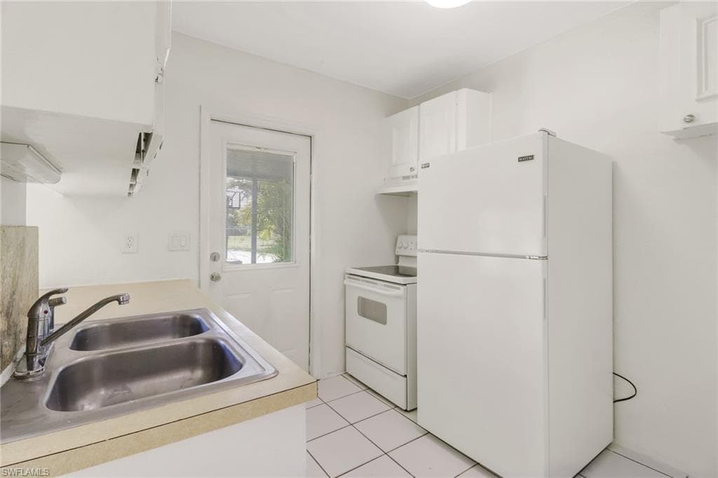 5330 Catts St, Naples, FL 34113-9