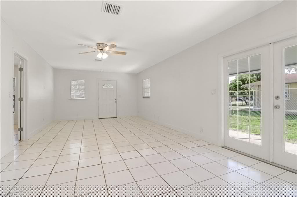 5330 Catts St, Naples, FL 34113-10