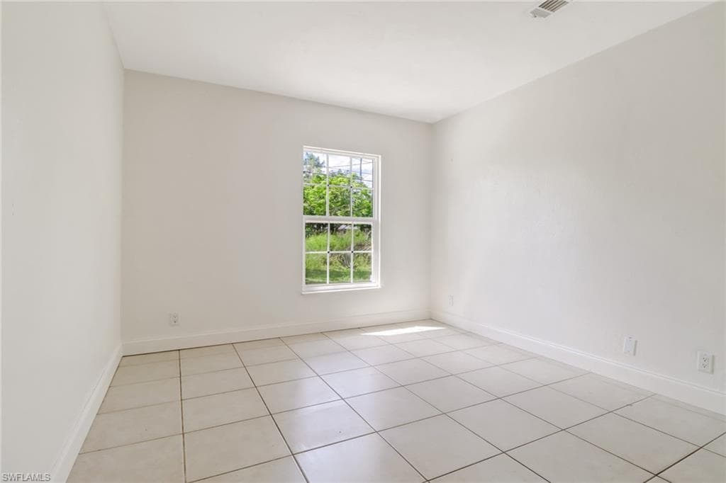 5330 Catts St, Naples, FL 34113-15