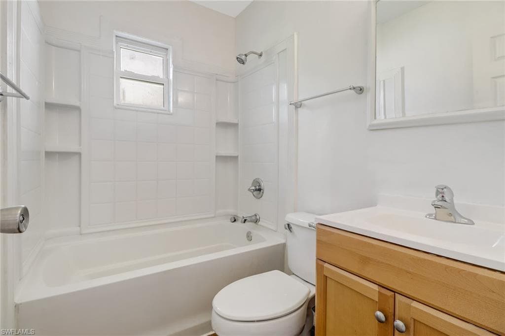 5330 Catts St, Naples, FL 34113-17