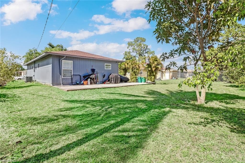 5330 Catts St, Naples, FL 34113-22