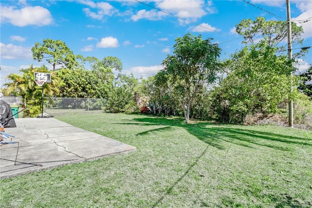 5330 Catts St, Naples, FL 34113-23