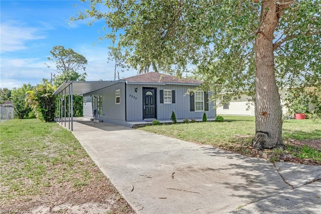 5330 Catts St, Naples, FL 34113-2
