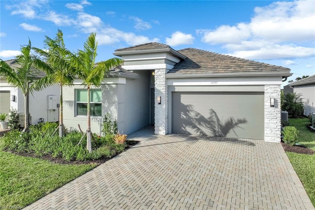 12349 Dahlia Ct, Naples, FL 34120-17