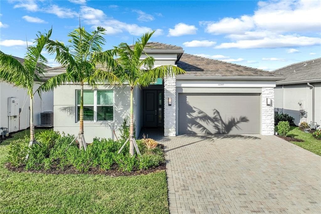 12349 Dahlia Ct, Naples, FL 34120-1