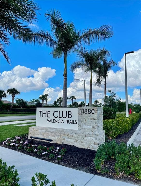 12349 Dahlia Ct, Naples, FL 34120-4