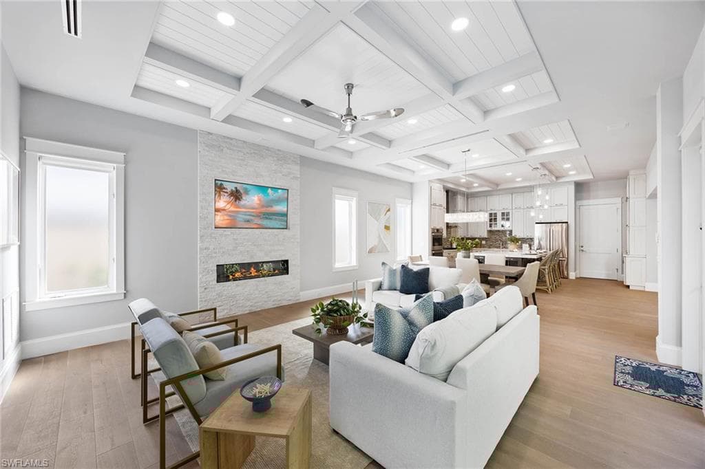 242 2nd Ave S, Naples, FL 34102-18