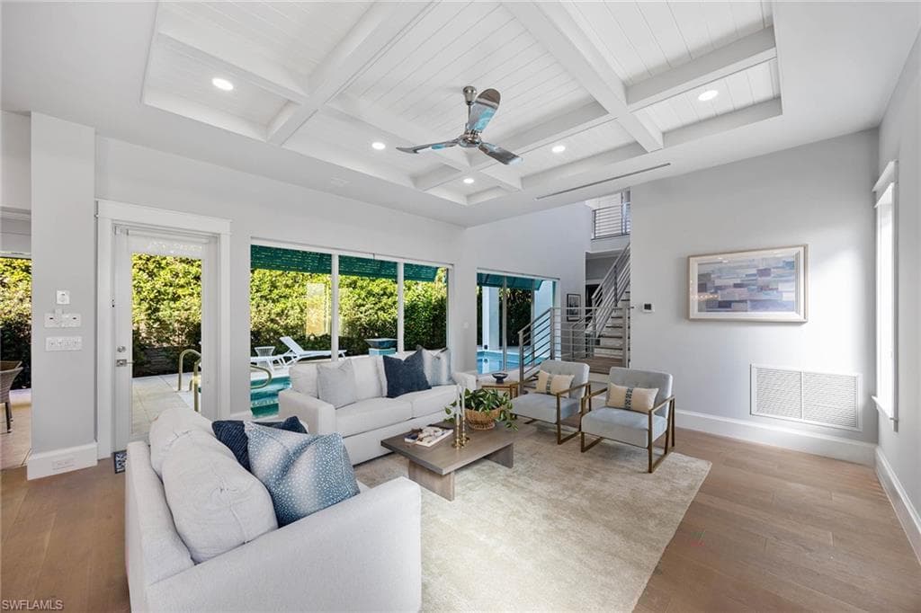 242 2nd Ave S, Naples, FL 34102-20