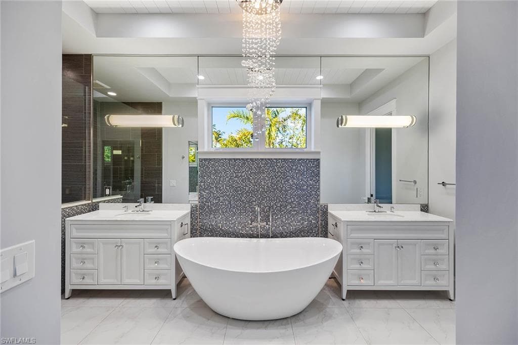 242 2nd Ave S, Naples, FL 34102-29