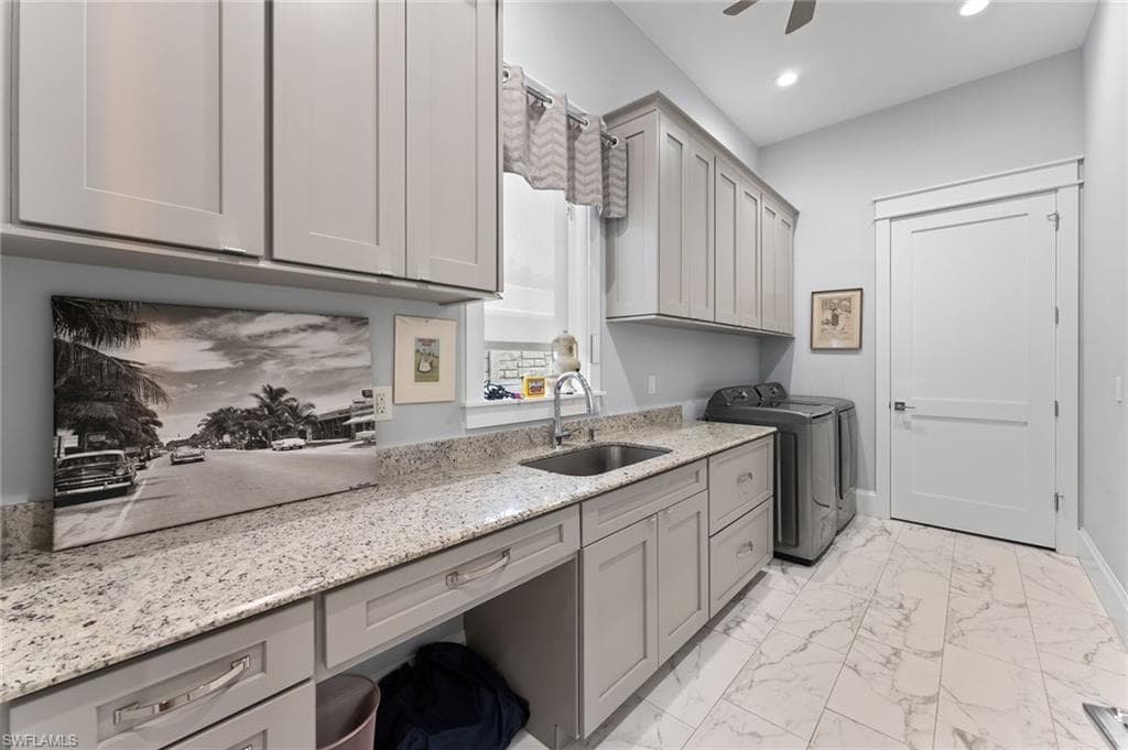 242 2nd Ave S, Naples, FL 34102-31