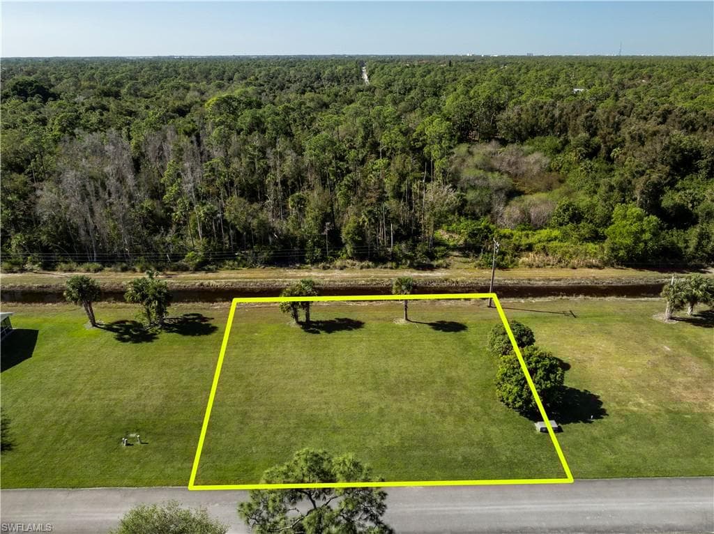 4001 Skyway Dr Lot#20, Naples, FL 34112-2926-1