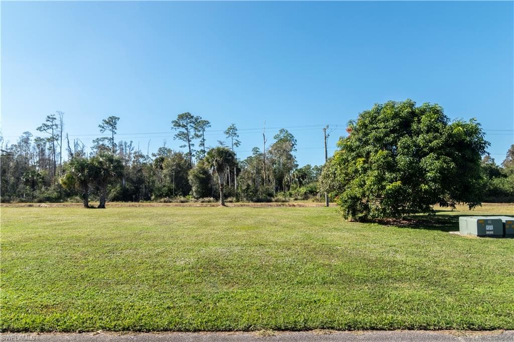 4001 Skyway Dr Lot#20, Naples, FL 34112-2926-3