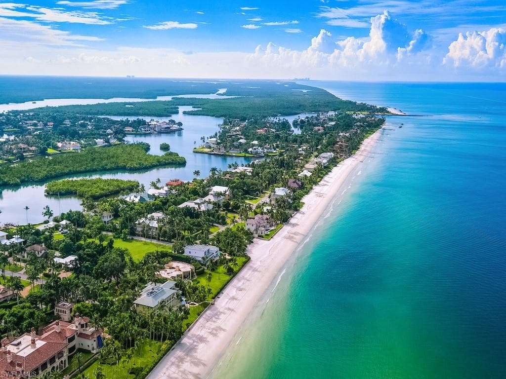 230 Champney Bay Ct, Naples, FL 34102-1