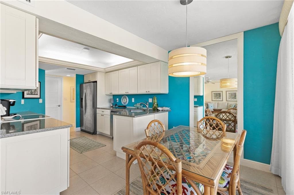 933 Collier Ct C304, Marco Island, FL 34145-10