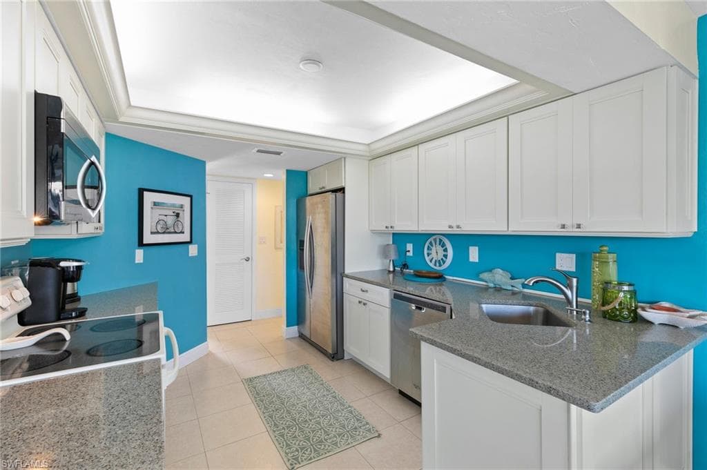933 Collier Ct C304, Marco Island, FL 34145-13