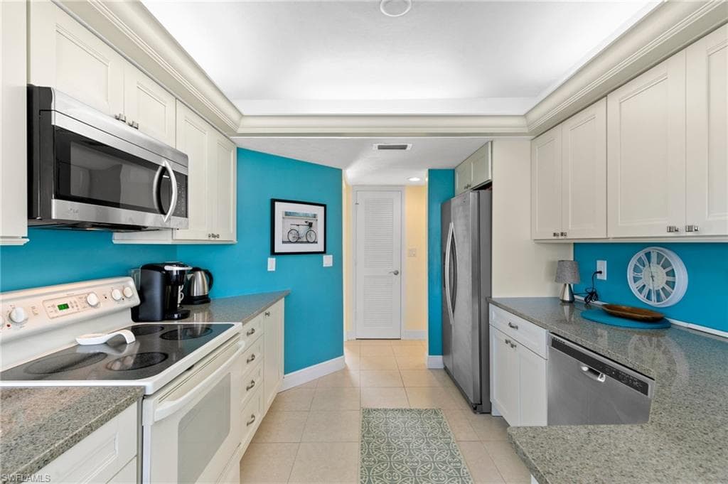 933 Collier Ct C304, Marco Island, FL 34145-14