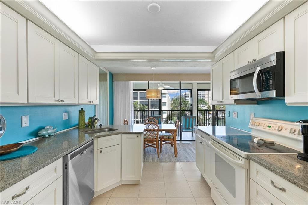 933 Collier Ct C304, Marco Island, FL 34145-15