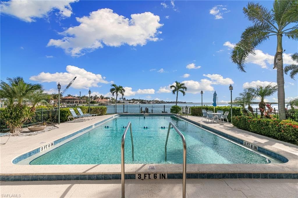 933 Collier Ct C304, Marco Island, FL 34145-28