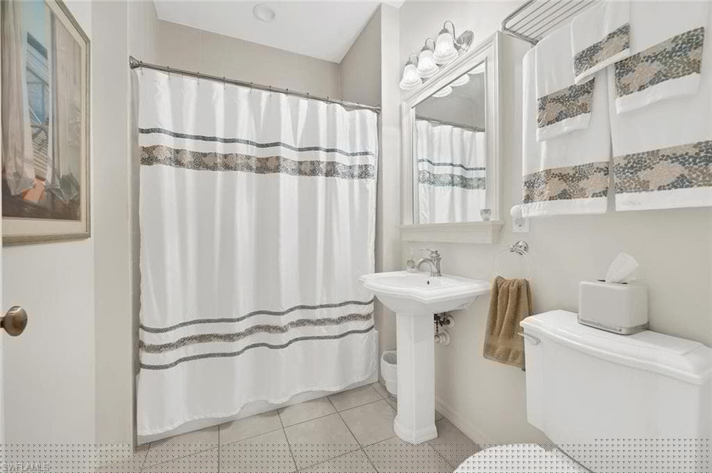 2165 Hawksridge Dr 1302, Naples, FL 34105-19