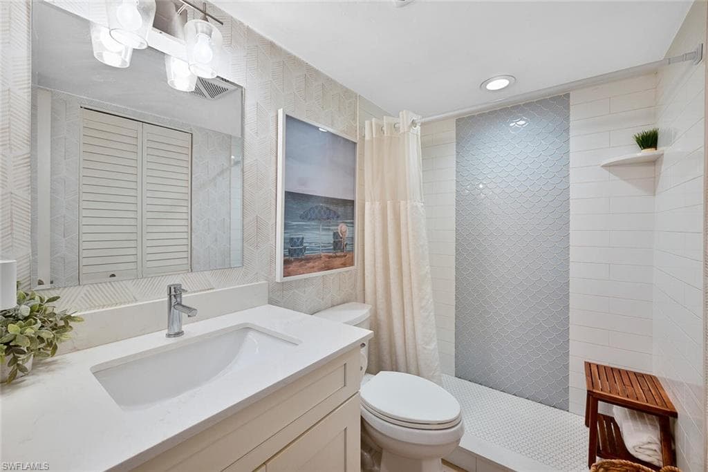 260 Southbay Dr 107, Naples, FL 34108-15