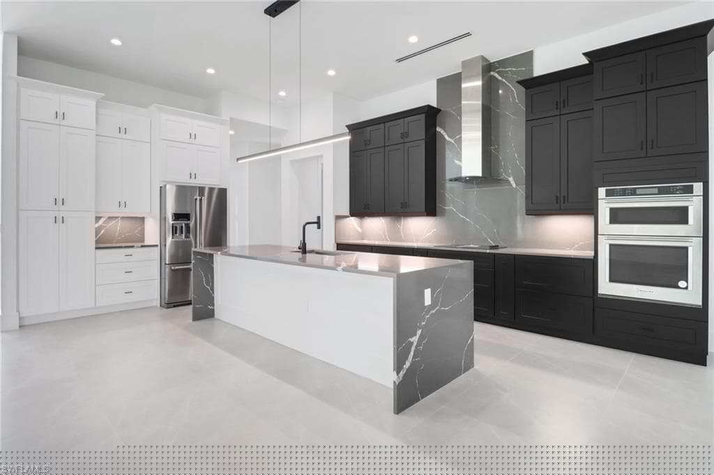 368 14th St SE, Naples, FL 34117-11