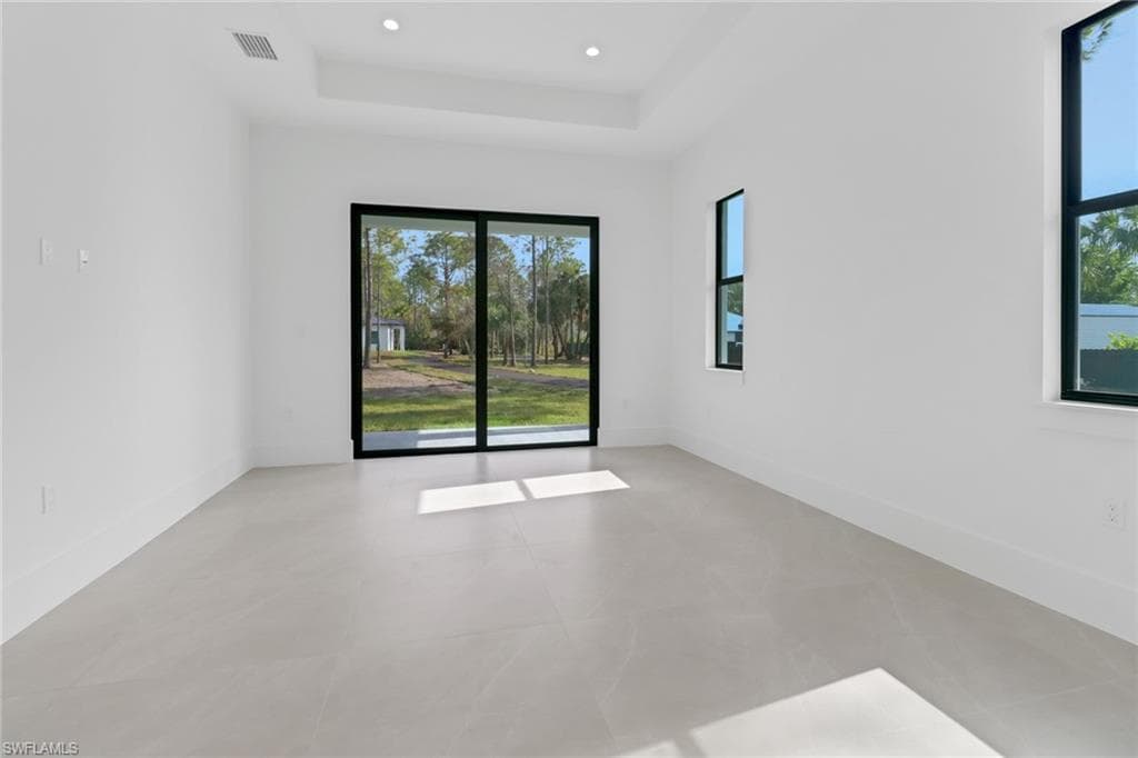 368 14th St SE, Naples, FL 34117-17