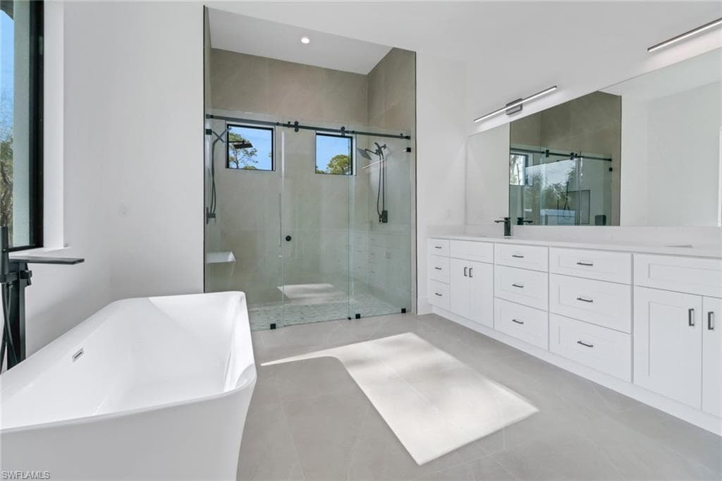 368 14th St SE, Naples, FL 34117-21