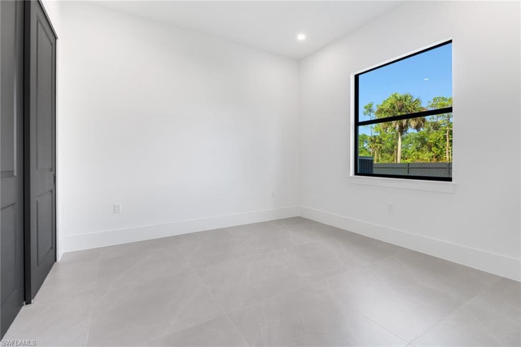 368 14th St SE, Naples, FL 34117-23