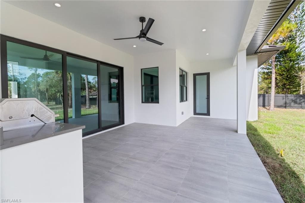 368 14th St SE, Naples, FL 34117-34