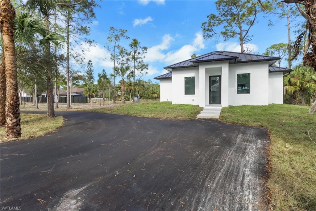 368 14th St SE, Naples, FL 34117-37
