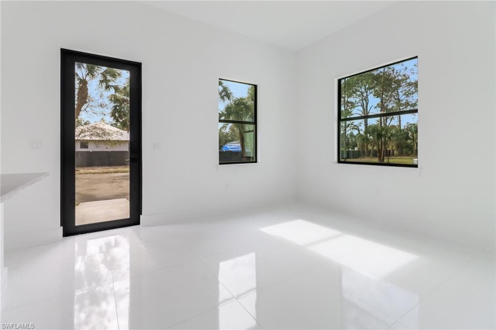 368 14th St SE, Naples, FL 34117-38