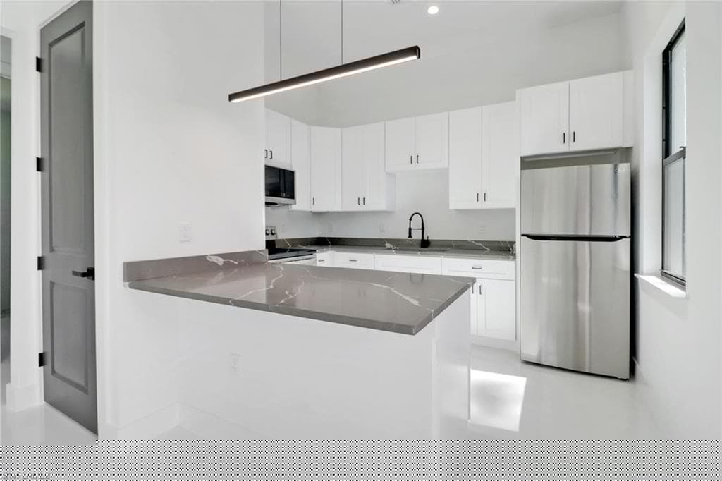 368 14th St SE, Naples, FL 34117-42