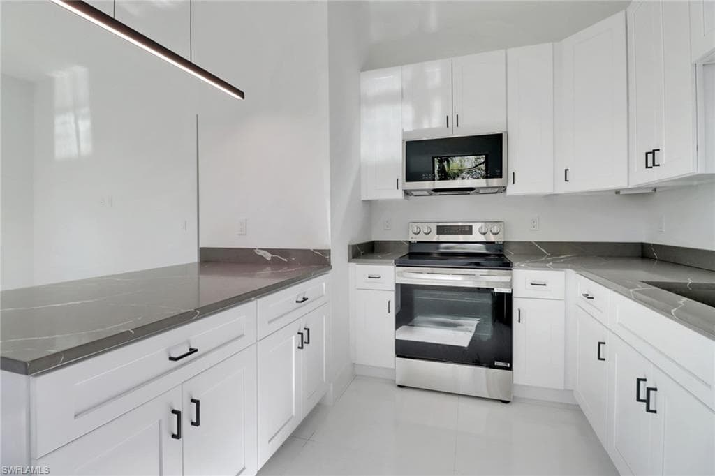 368 14th St SE, Naples, FL 34117-43