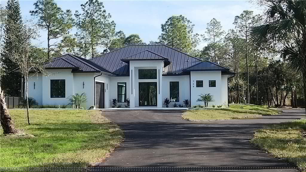 368 14th St SE, Naples, FL 34117-4