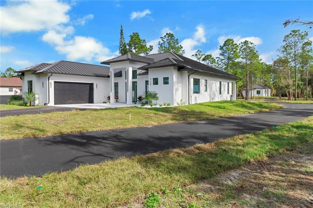 368 14th St SE, Naples, FL 34117-5
