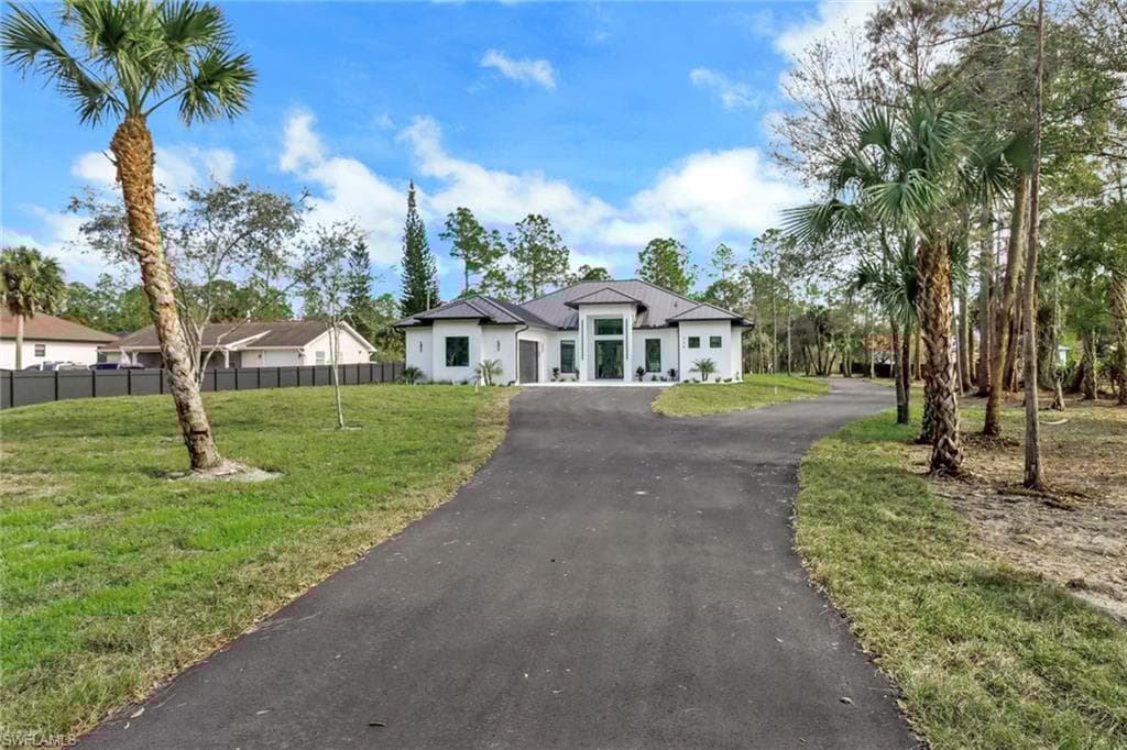 368 14th St SE, Naples, FL 34117-6