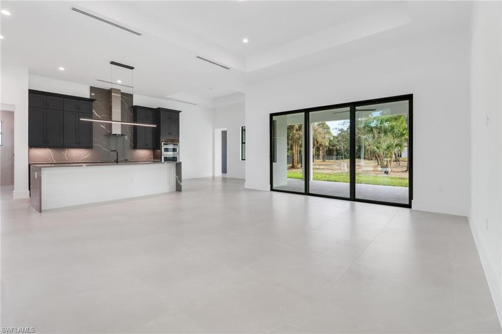 368 14th St SE, Naples, FL 34117-8