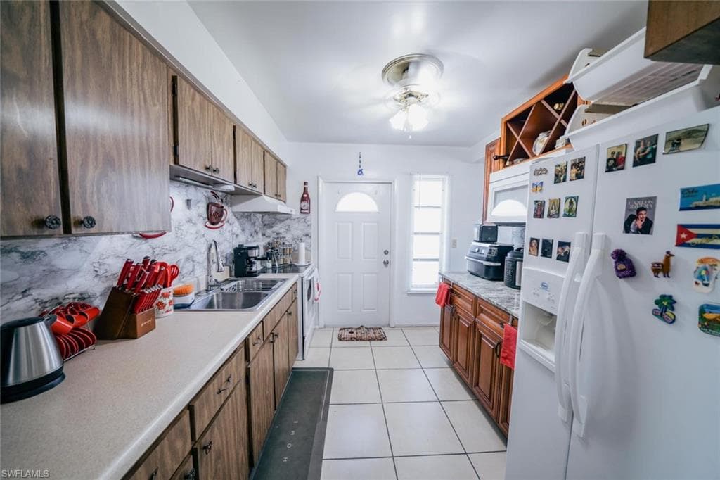 43 Tangerine Ct, Lehigh Acres, FL 33936-15