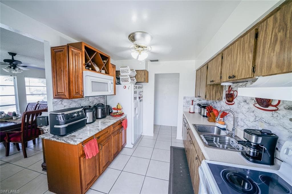 43 Tangerine Ct, Lehigh Acres, FL 33936-17