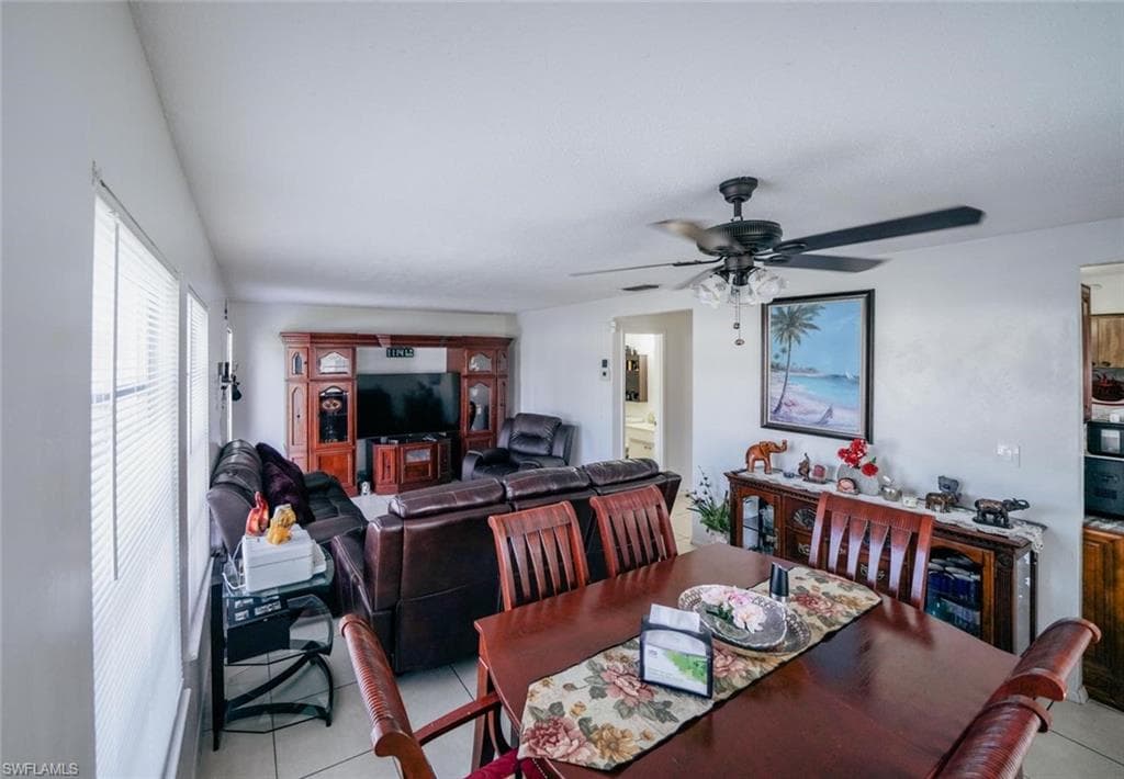 43 Tangerine Ct, Lehigh Acres, FL 33936-7