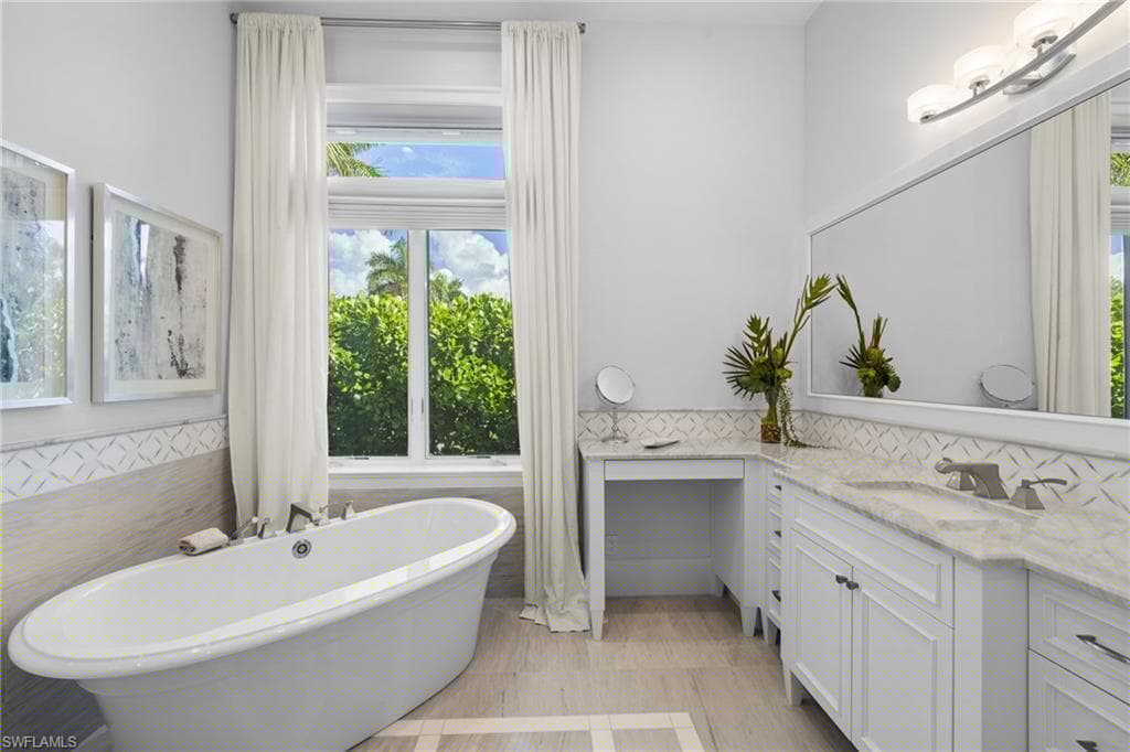 2550 Windward Way, Naples, FL 34103-27