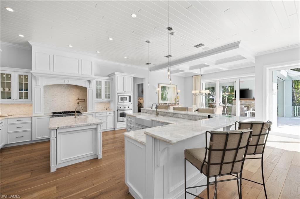 2550 Windward Way, Naples, FL 34103-2