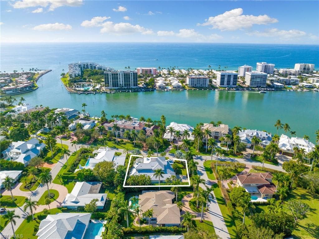 2550 Windward Way, Naples, FL 34103-5