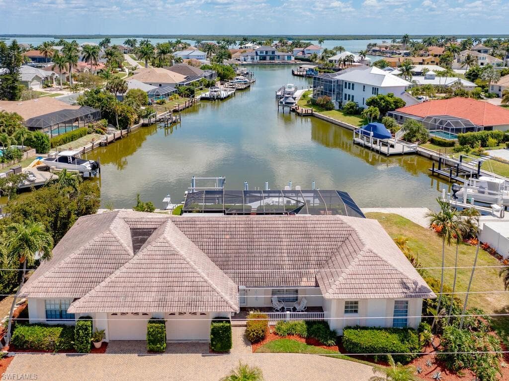 593 Barfield Dr, Marco Island, FL 34145-1