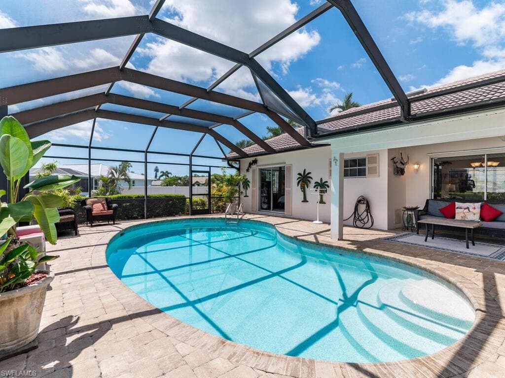 593 Barfield Dr, Marco Island, FL 34145-33