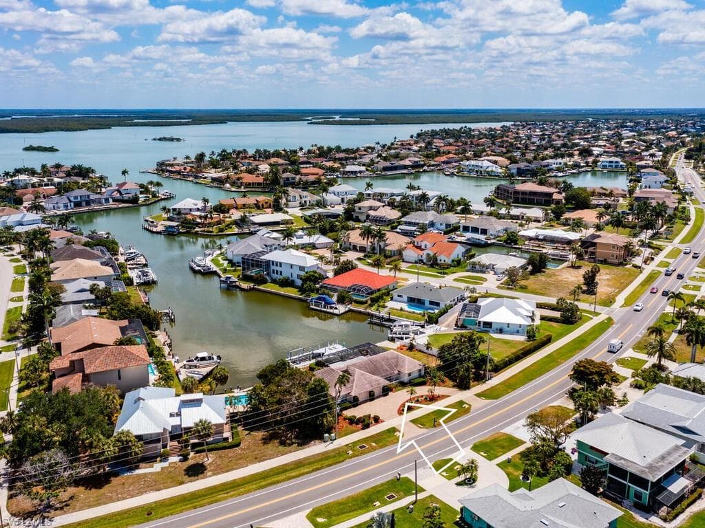593 Barfield Dr, Marco Island, FL 34145-35