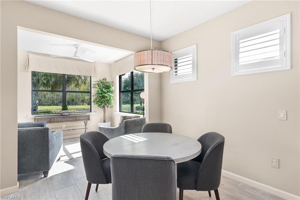 7370 Mockingbird Ct, Naples, FL 34114-10