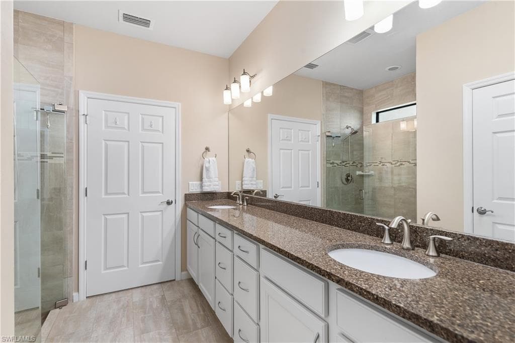 7370 Mockingbird Ct, Naples, FL 34114-19