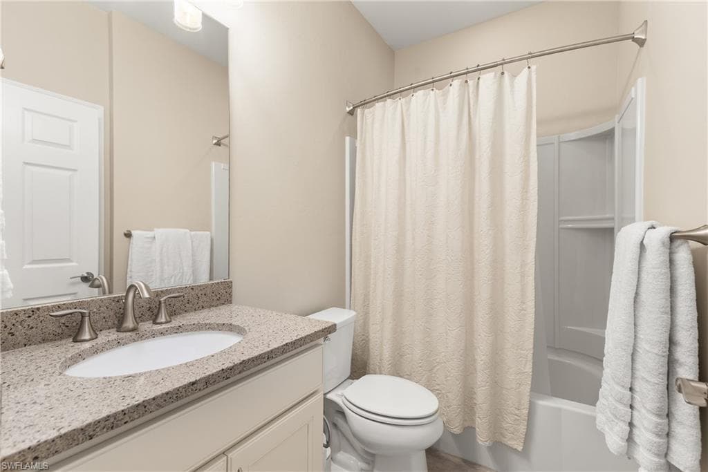 7370 Mockingbird Ct, Naples, FL 34114-22